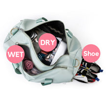 将图片加载到图库查看器,Dazz Signature Duffle Bag