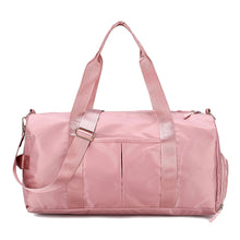 将图片加载到图库查看器,Dazz Signature Duffle Bag