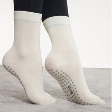 将图片加载到图库查看器,Anti-slip Crew Length Safety Socks